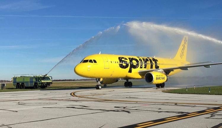 Пассажиры Spirit Airlines заметили, что тормоза самолета загорелись при заходе на посадку